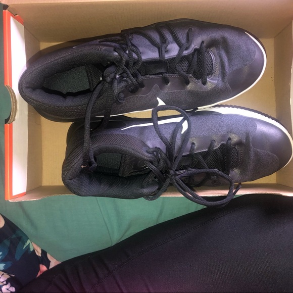 KD TREY 5 V (GS) 🏀 - Picture 3 of 5